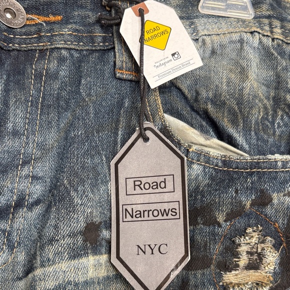 Distressed Road Narrows‎ Demin Jeans with Paint Splatter - Picture 2 of 6